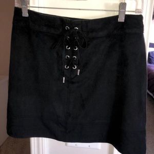 Black lace-up velvety mini skirt